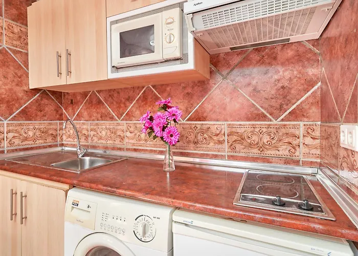 Estudio 1 D En El Centro De Нерха